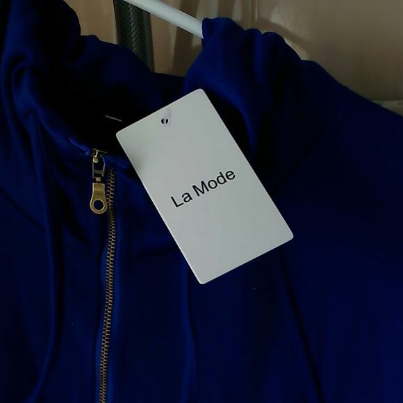 NWT Beautiful Blue Hood-less Hoodie - Picture 3 of 3